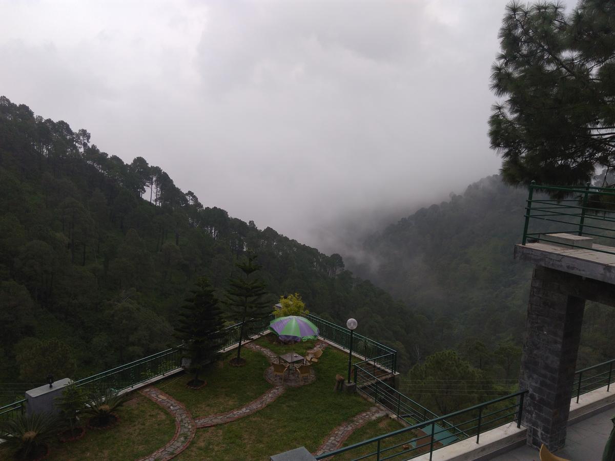 Forest Ville Hotel & Resort Касаулі Екстер'єр фото